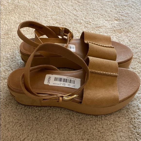 UGG wedges size 9.5 - Picture 4 of 6